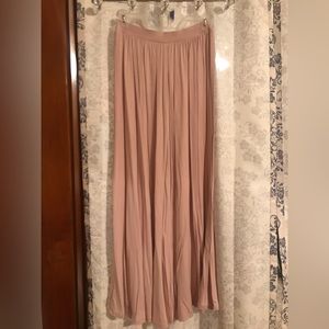 Pink maxi skirt from Uniqlo. Size M.